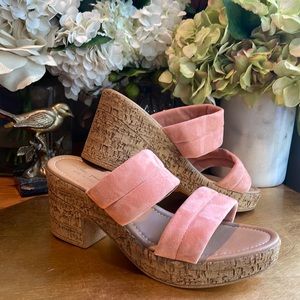 NWOT! Mila Paoli Heeled Dual Band Sandals in Pink Suede